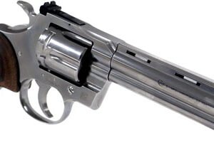 GSP6WTS_ANGLE.jpg COLT PYTHON 357MAG 6" 6RD - STAINLESS WALNUT GRIPS