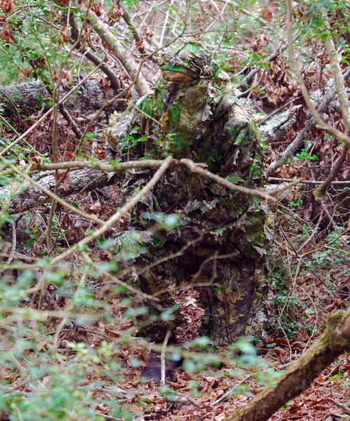 MOOBLSSM_IN-USE.jpg TITAN LEAFY SUIT MOSSY OAK - OBSESSION NWTF S/M PANTS/TOP